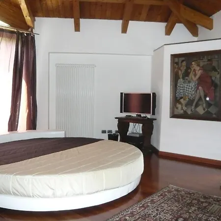 D'autore Nocleg ze śniadaniem Alba (Piedmont)